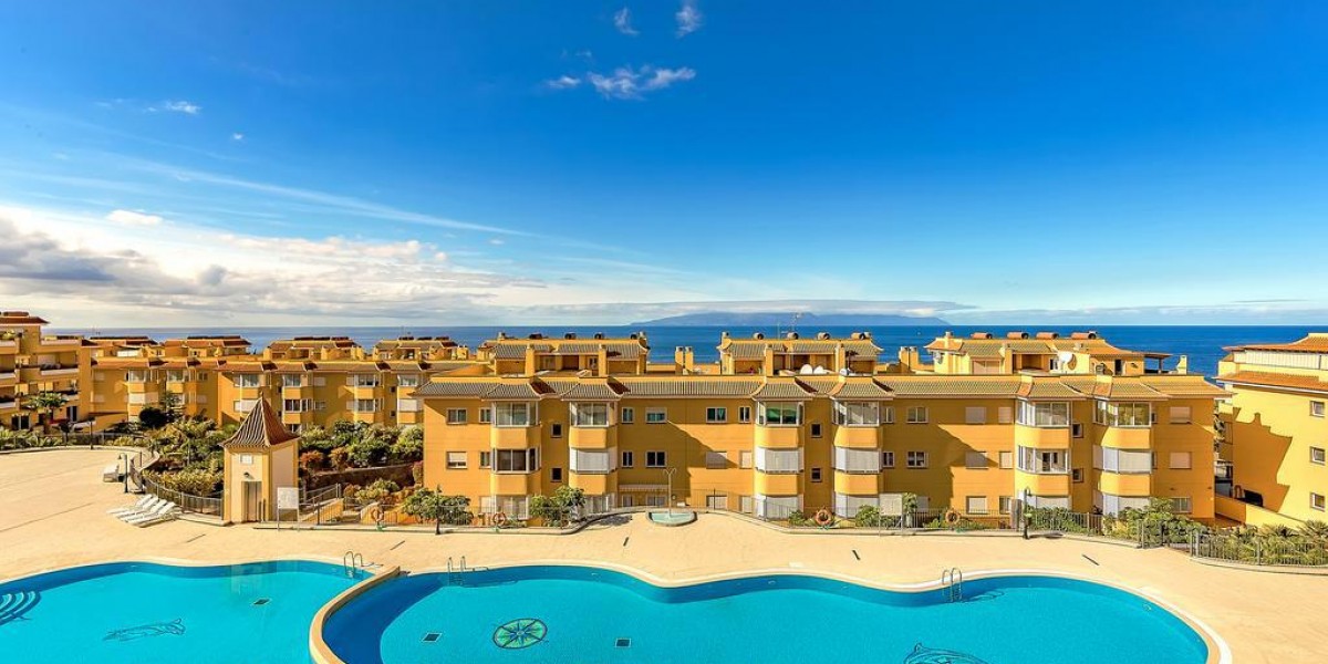 Se alquila apartamento de 2 dormitorios en  Puerto de Santiago en complejo Playa de la Arena.