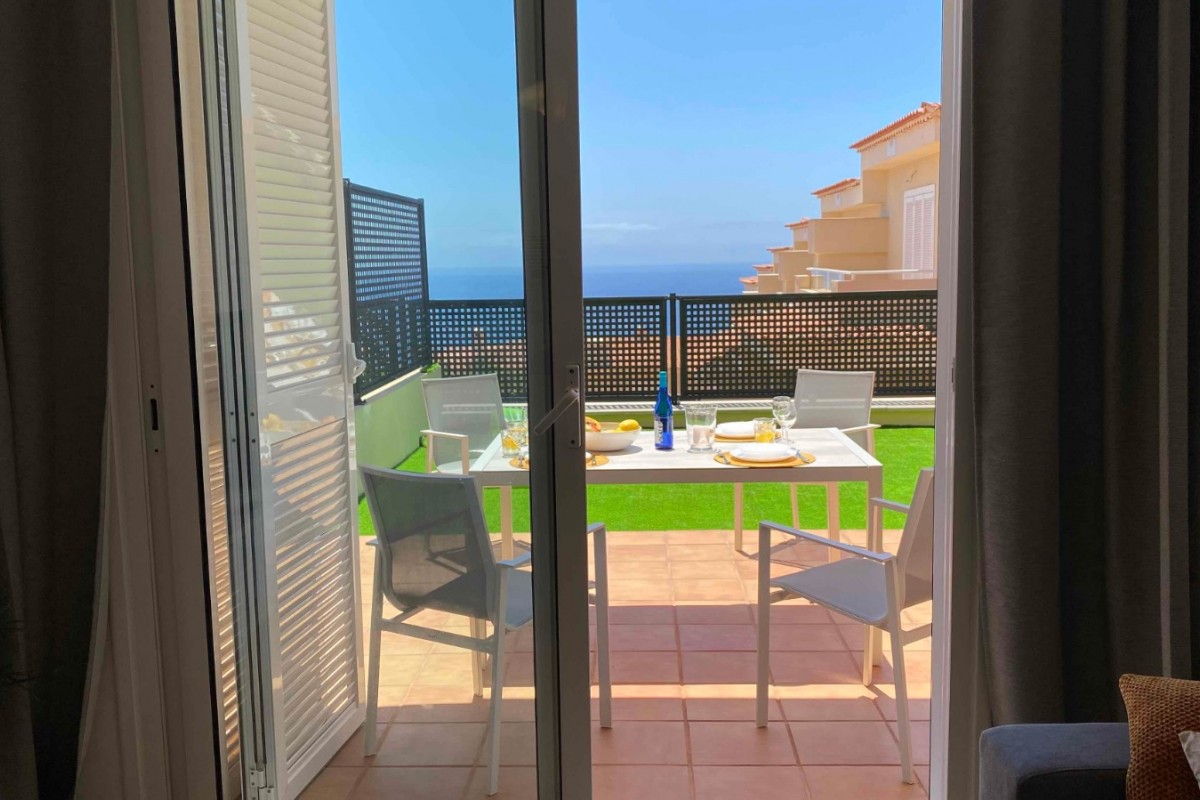 1-bedroom apartment for rent in Puerto de Santiago in residence Playa Negra