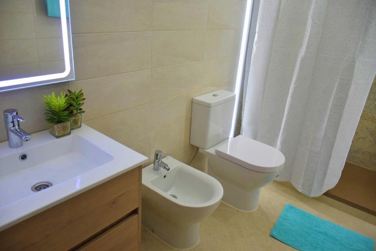 Se alquila apartamento de 2 dormitorios en Las Americas, Fanabe en el complejo residencial Mare Verde.  