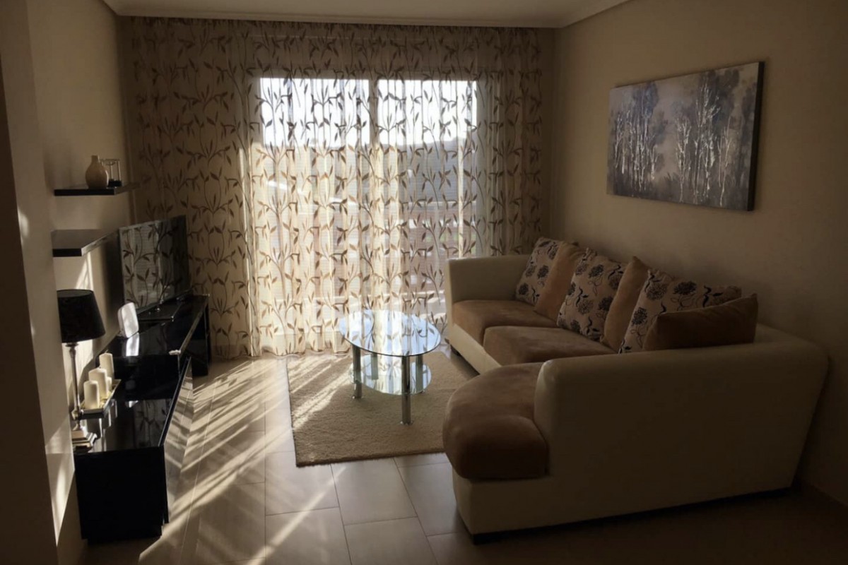 Se alquila apartamento de 3 dormitorios en La Tejita en Residencia Vista Roja