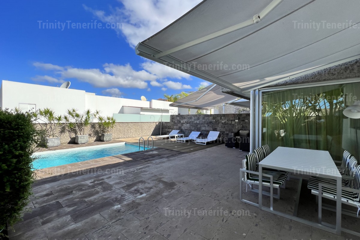 Short term rental of the luxury modern villa in El Duque / VILLA TESORO EL DUQUE