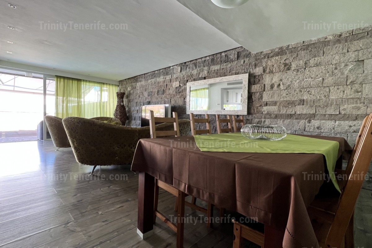 Short term rental of the luxury modern villa in El Duque / VILLA TESORO EL DUQUE