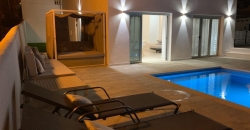 Mieten Sie eine neue Villa mit 2 Schlafzimmern in Costa Adeje, San Eugenio.